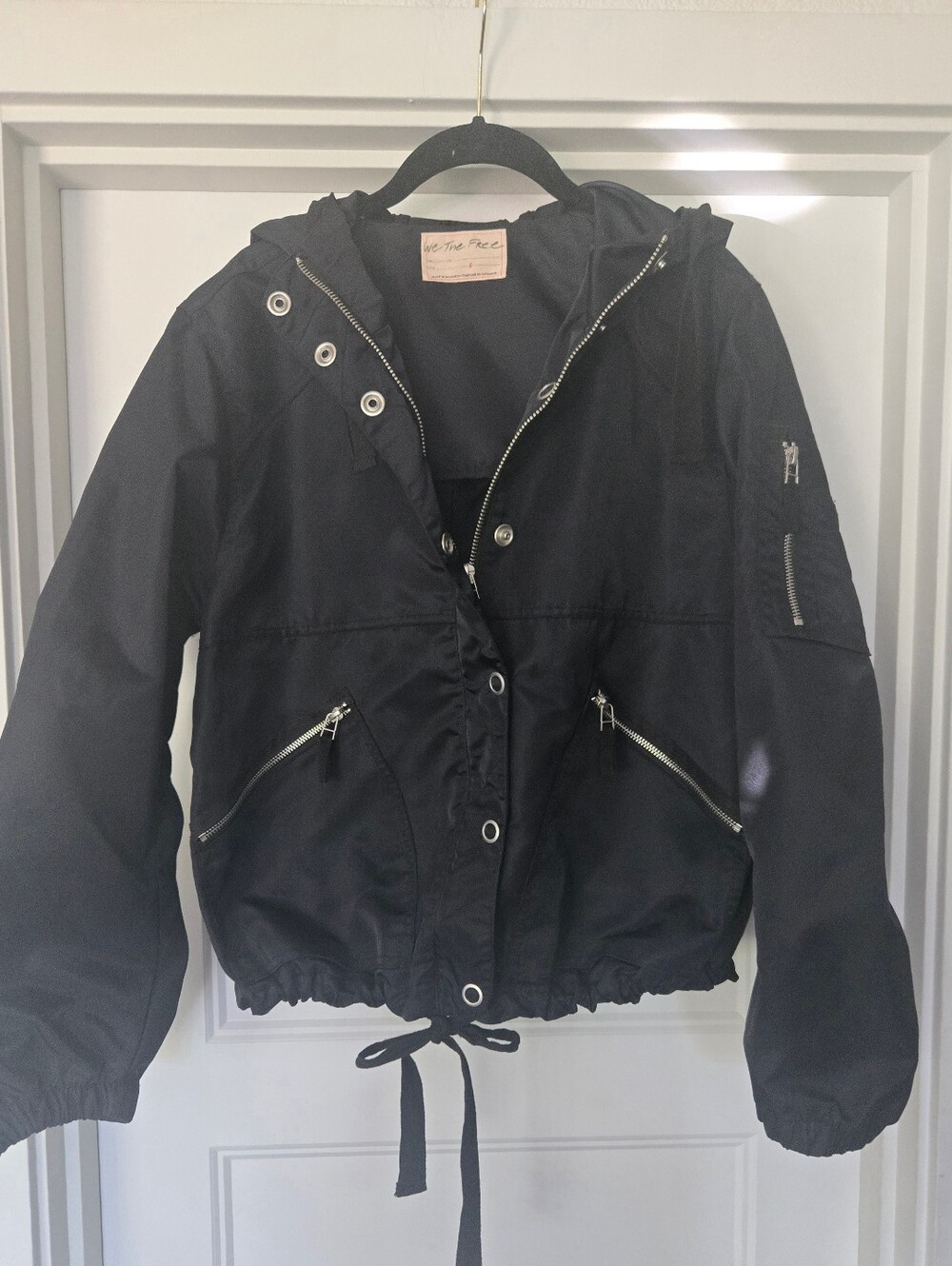 WE THE FREE Black Hooded Zip and Snap-Front Light Jacket. Size S